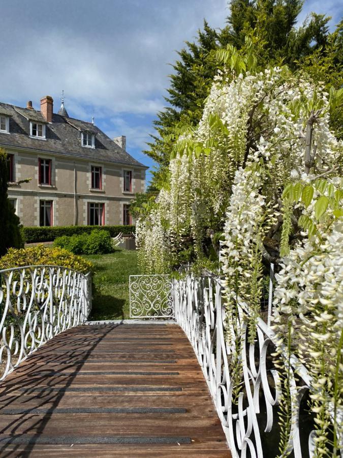 Bed and Breakfast Le Moulin De Francueil Exterior foto