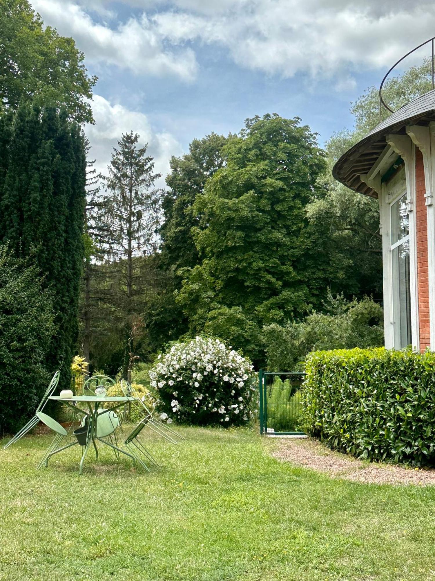 Bed and Breakfast Le Moulin De Francueil Exterior foto